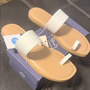Universal Thread Women's White Slide Sandals